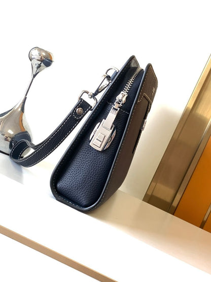 Hermes men’s pouch bag, luxurious leather