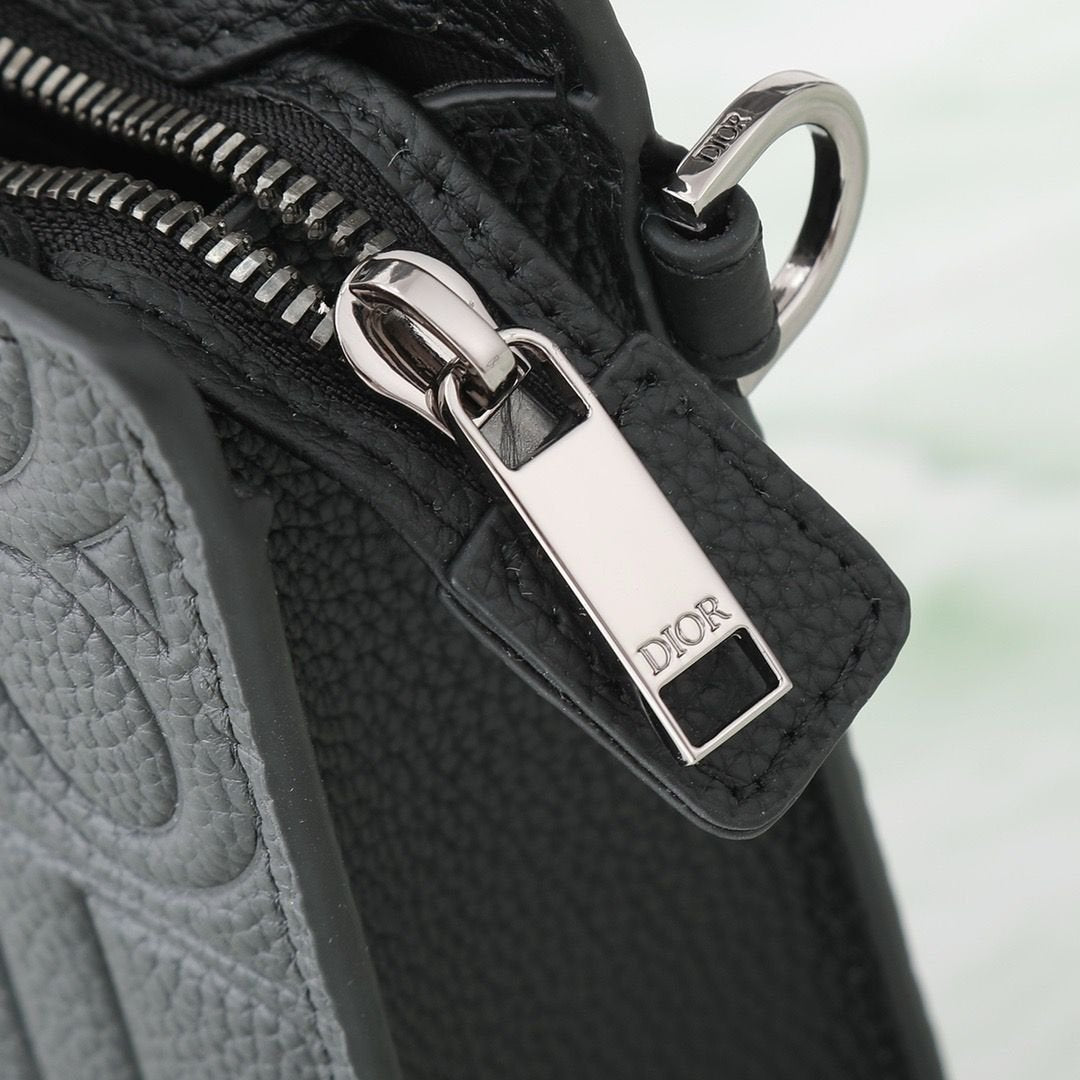 Christian Dior A5 Triangle Pouch D Gravity Leather Black