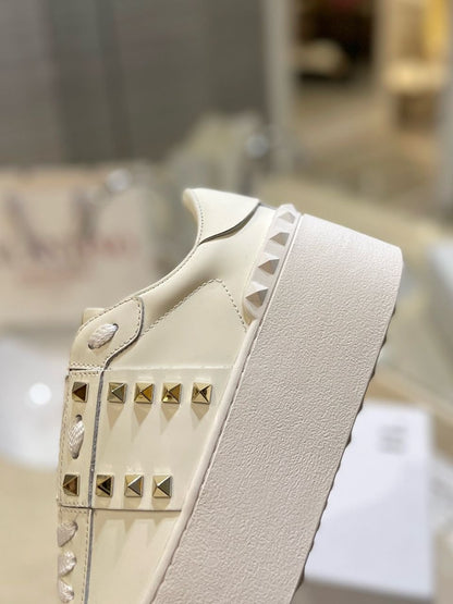 Valentino Garavani Rockstud White/Gold Leather Flatform