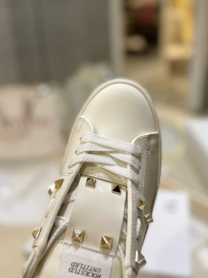 Valentino Garavani Rockstud White/Gold Leather Flatform