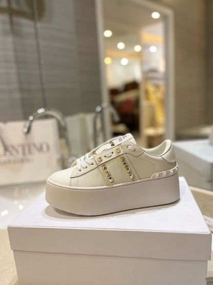 Valentino Garavani Rockstud White/Gold Leather Flatform
