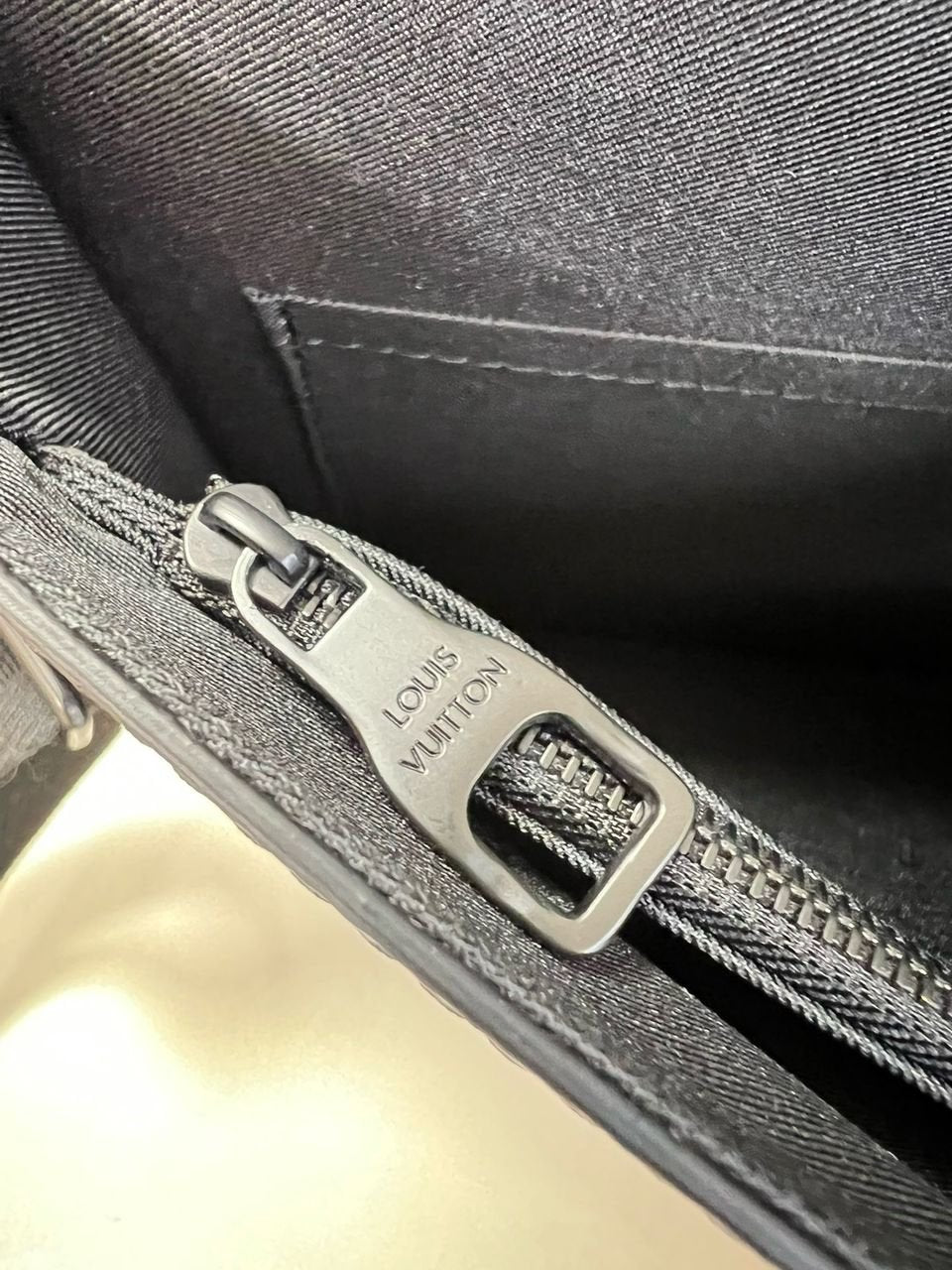 Louis Vuitton messenger