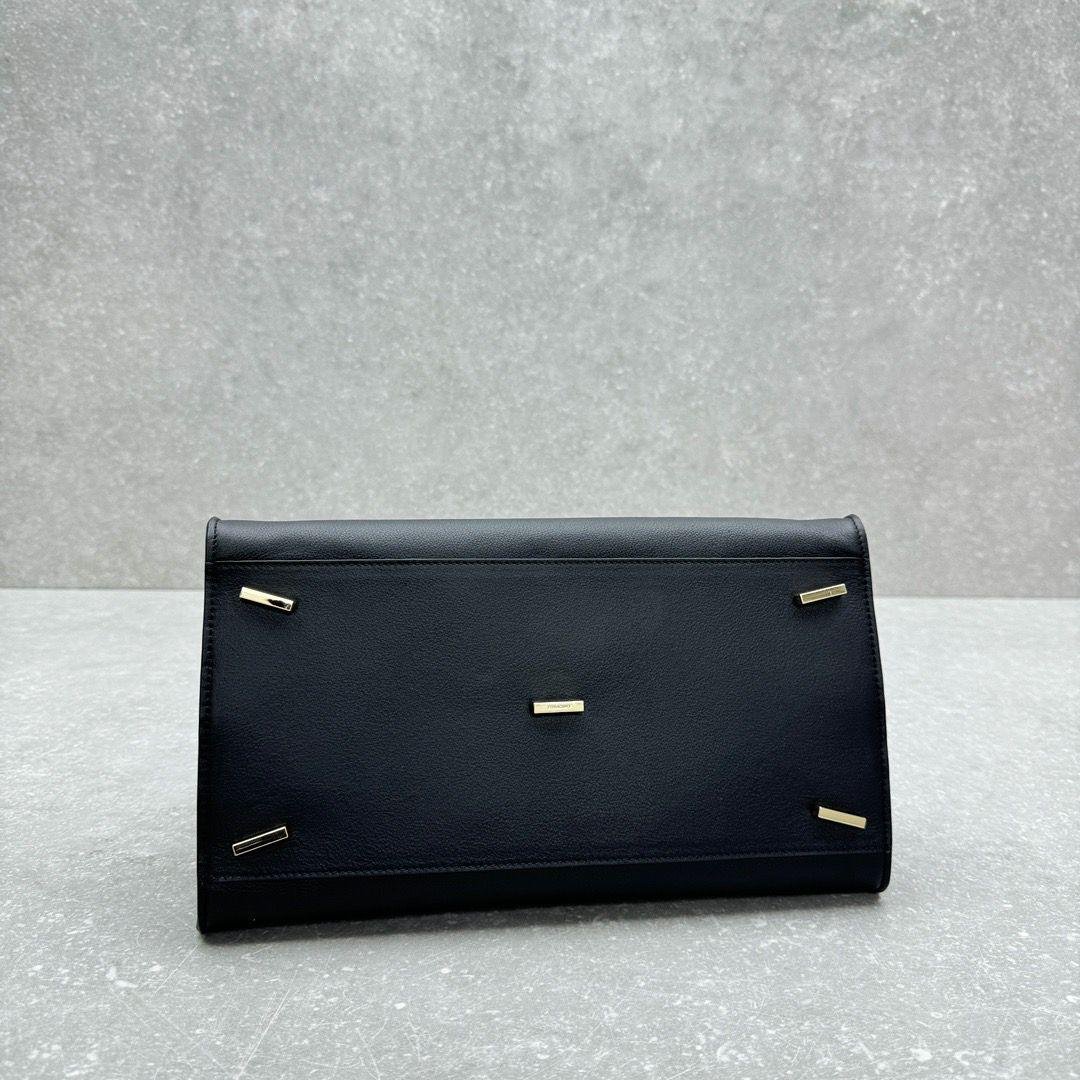 Salvatore Ferragamo Hug medium crna
