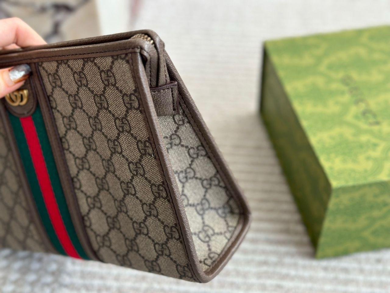 Gucci ophidia large gg supreme pouch clutch