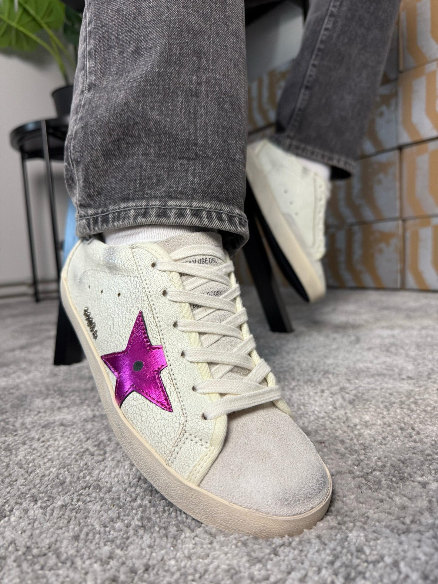 Golden Goose Beige / Pink Star