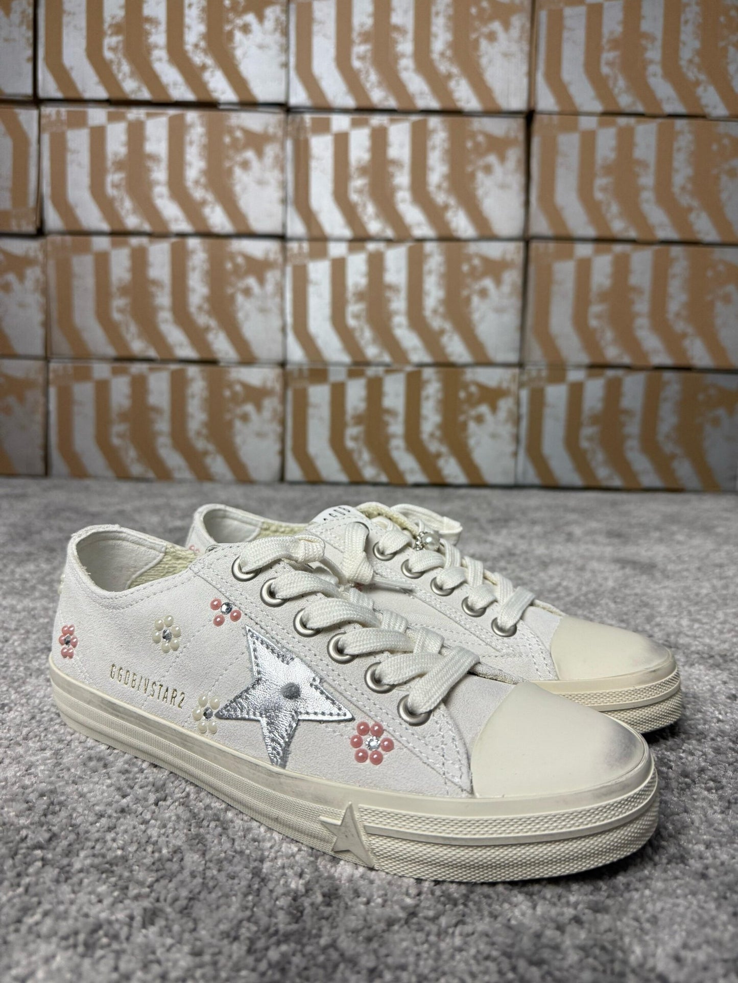 Golden Goose Flower / Grey Star