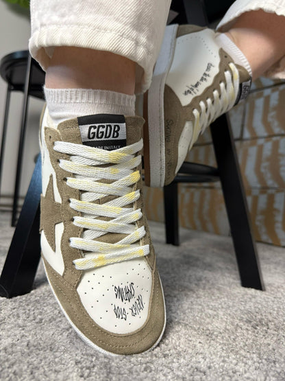 Golden Goose “White – Brown Star”