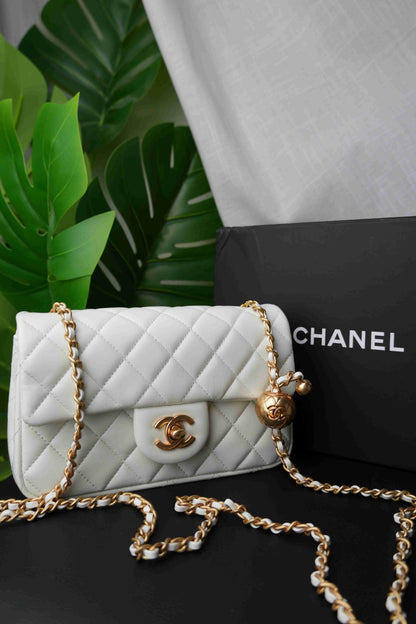CHANEL MINI FLAP BAG WHITE