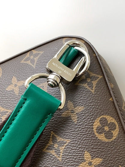 Louis Vuitton Avenue Slingbag