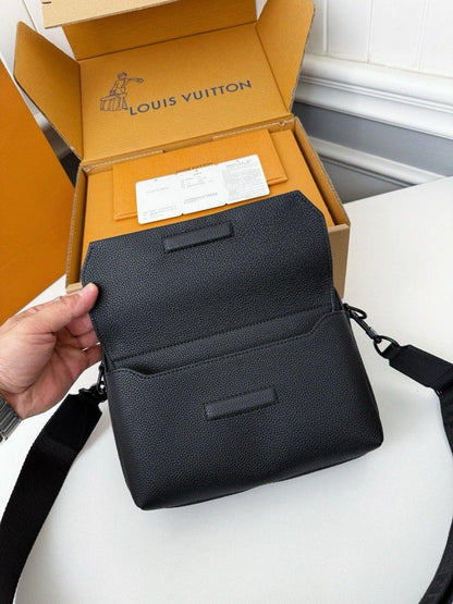 Louis Vuitton Noir Leather Pilot Wearable Wallet