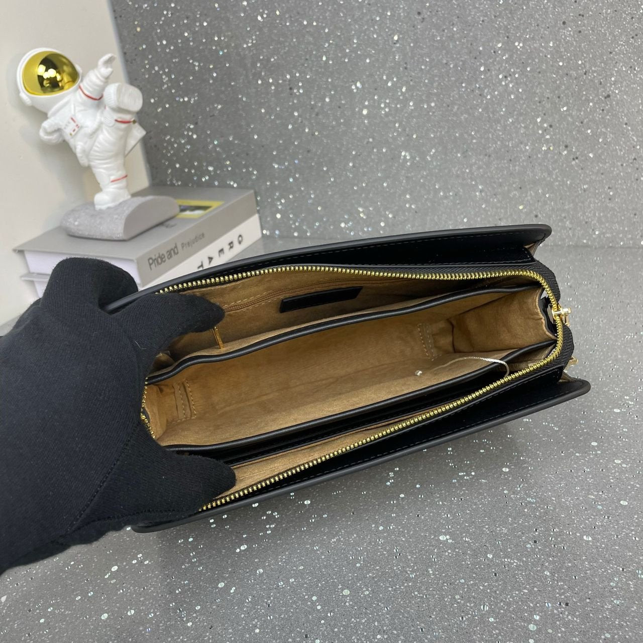 Louis Vuitton Calfskin Lock Me Zippy – Black