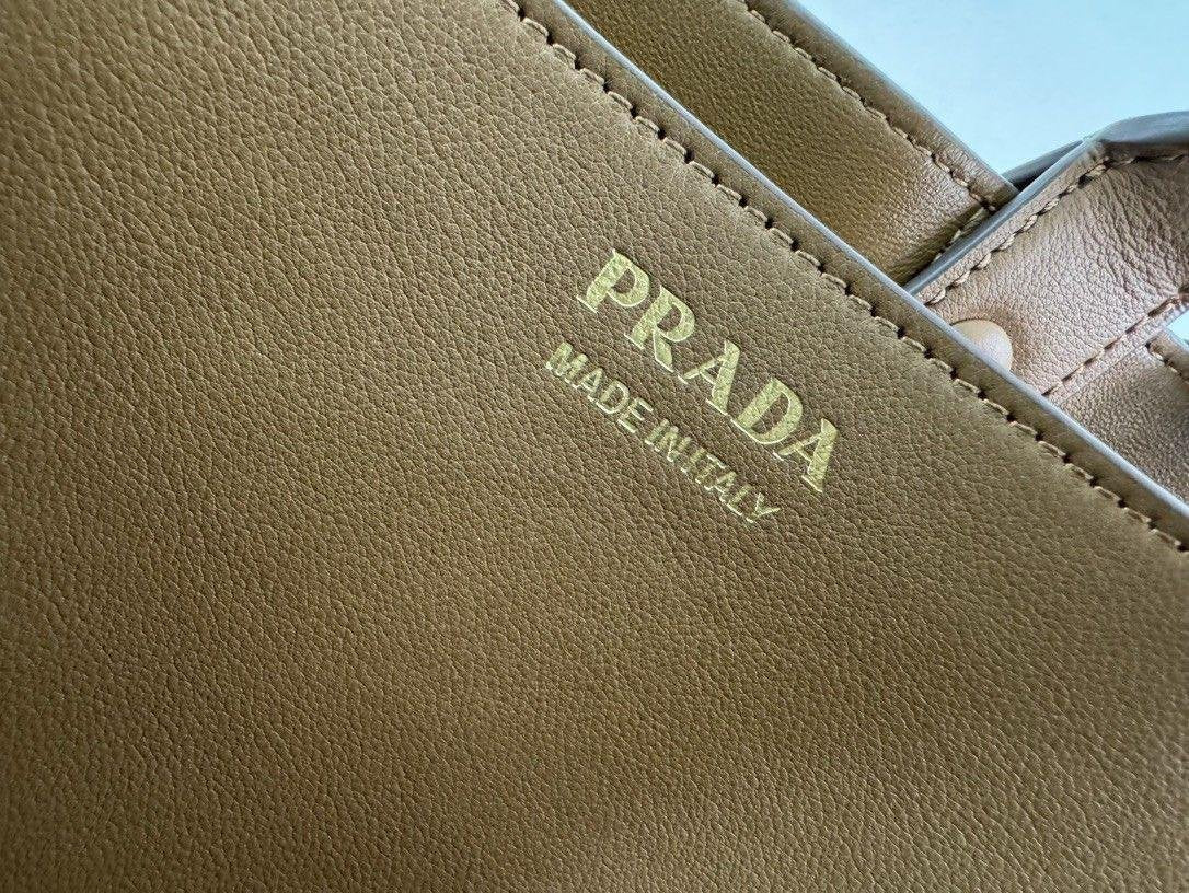 PRADA buckle medium bag – smeđa